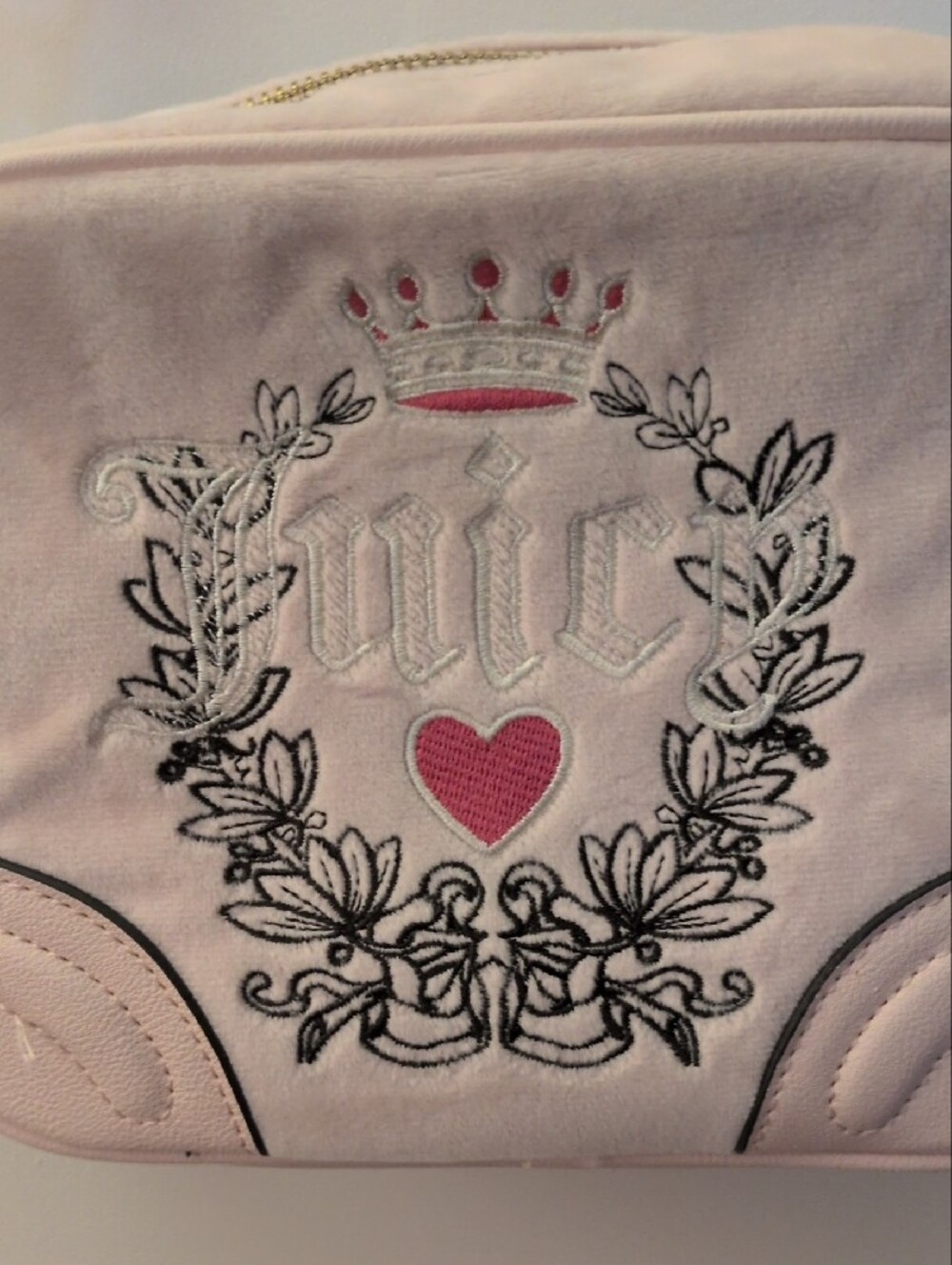 Juicy Couture Light Pink Velvety Embroidered Crest Crossbody Bag - Picture 2 of 13